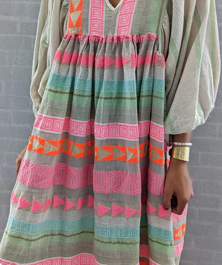 Olive - Elegant and Stylish Summer Dress with Flattering Fit - Perfect for Warm Weather Days
